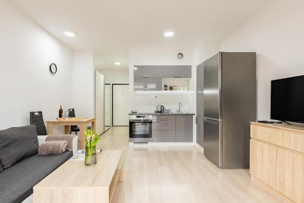 ברטיסלאבה Cityscape Oasis: Active Studio Heaven מראה חיצוני תמונה