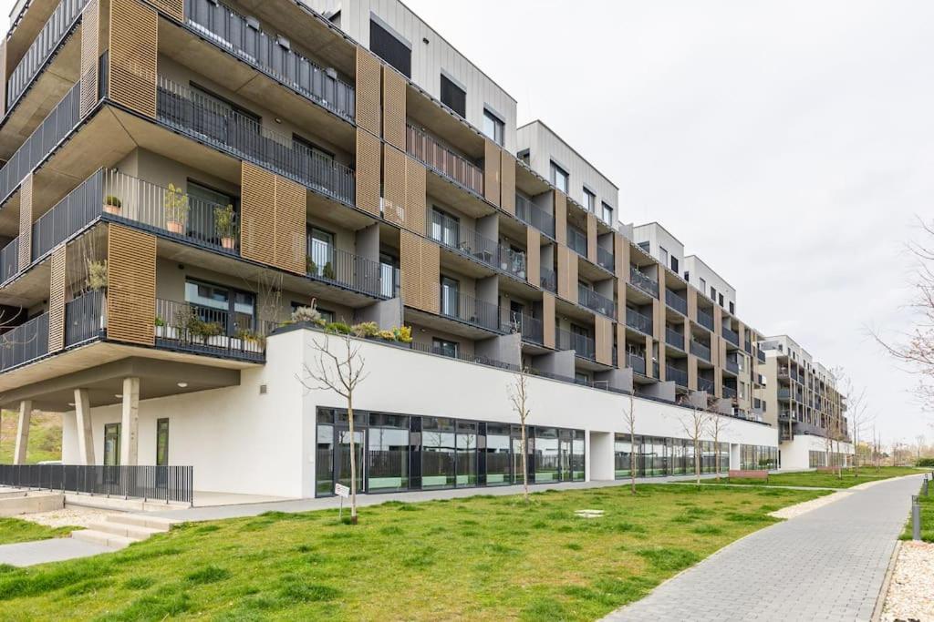 ברטיסלאבה Cityscape Oasis: Active Studio Heaven מראה חיצוני תמונה